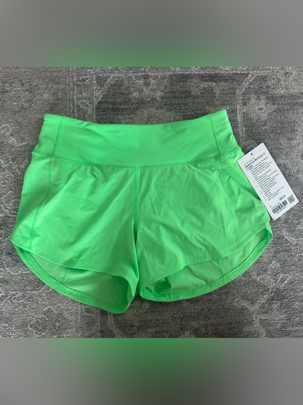 NWT LULULEMON Speed Up Mid-Rise 4” Shorts Size 4 SOLD OUT STYLE AND COLOR!